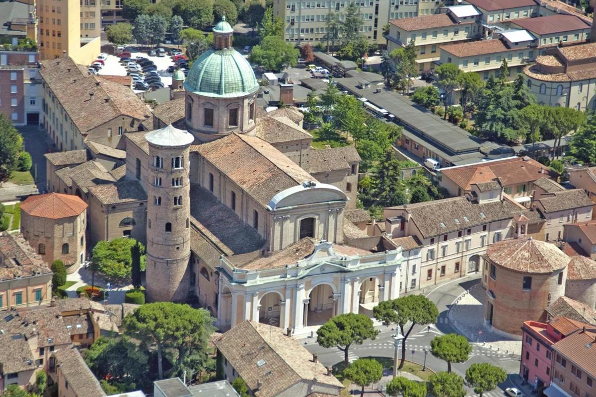 Duomo - City Center Appartamento Elegante Con Suite Ravenna Exterior foto